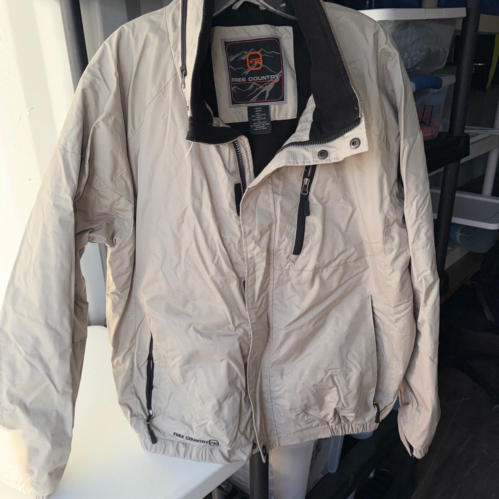 Free Country Men's Beige Performance Jacket...(sz.large)  (031)
